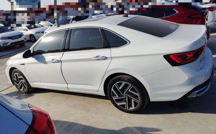 
								Volkswagen Sagitar 2023 300TSI DSG Premium Edition full									