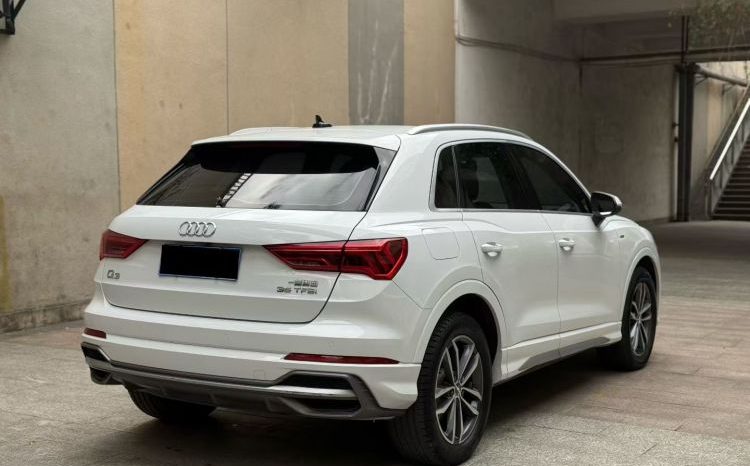 
								Audi Q3 2021 35 TFSI 2WD Progressive Sport Edition full									