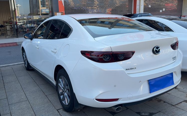 
								Mazda3 Axela 2021 1.5L Automatic Premium Edition full									