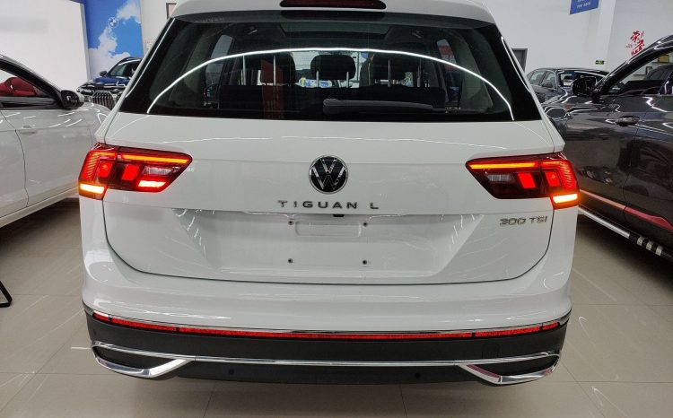 
								Volkswagen Tiguan L 2023 300TSI Automatic 2WD Smart Edition full									