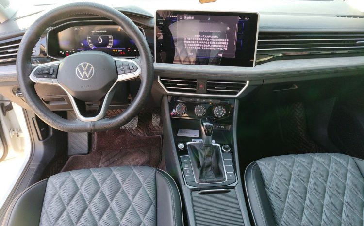 
								Volkswagen Sagitar 2023 300TSI DSG Premium Edition full									