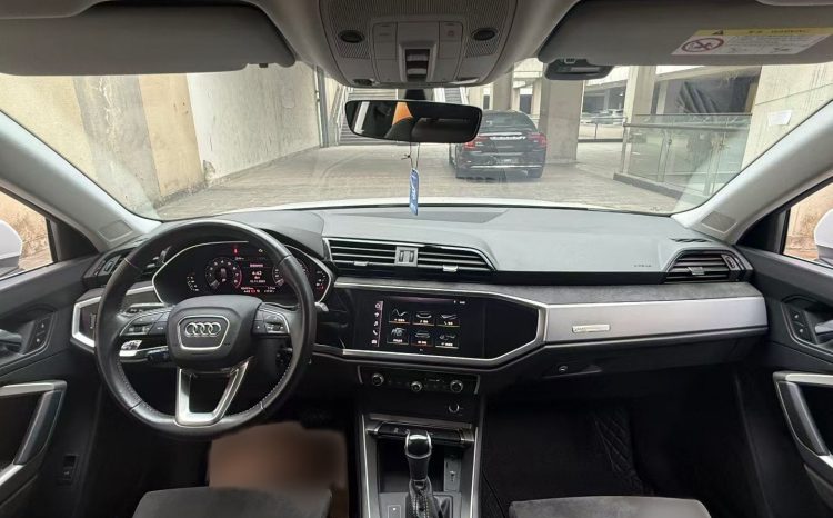 
								Audi Q3 2021 35 TFSI 2WD Progressive Sport Edition full									
