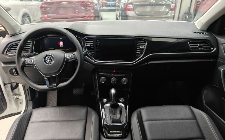 
								Volkswagen T-ROC 2021 280TSI DSG 2WD Comfort Connect Edition full									