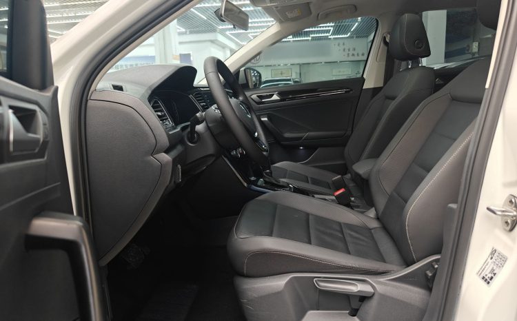 
								Volkswagen T-ROC 2021 280TSI DSG 2WD Comfort Connect Edition full									