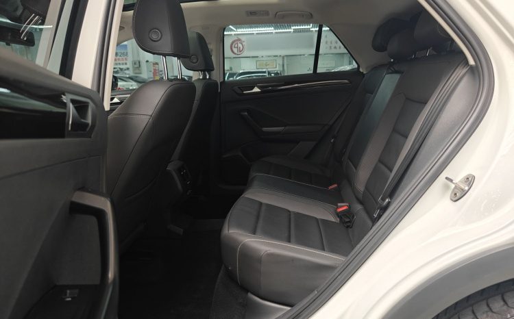 
								Volkswagen T-ROC 2021 280TSI DSG 2WD Comfort Connect Edition full									