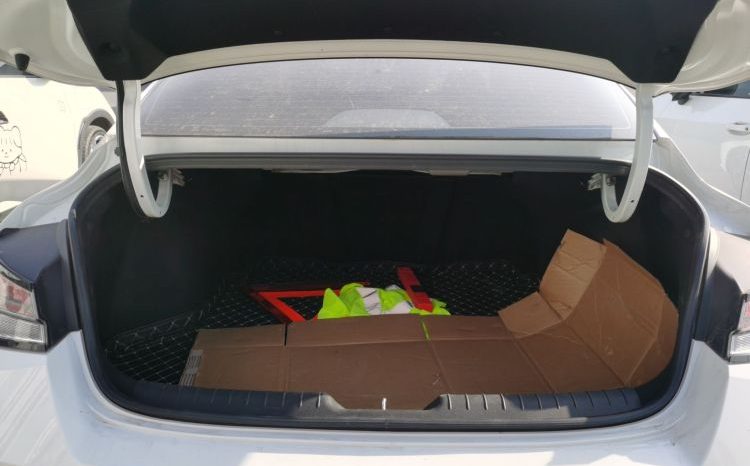 
								Hyundai Elantra 2022 1.5L CVT LUX Premium Edition full									