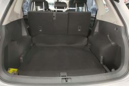 
										Volkswagen Tiguan L 2023 300TSI Automatic 2WD Smart Edition full									
