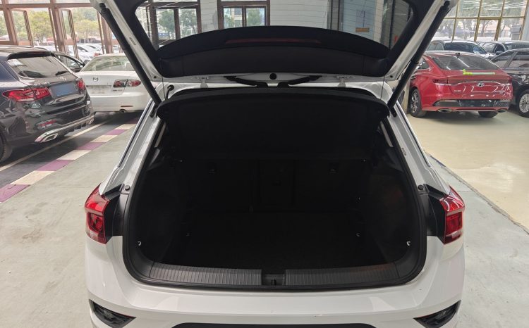 
								Volkswagen T-ROC 2021 280TSI DSG 2WD Comfort Connect Edition full									