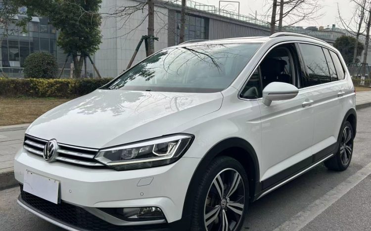 
								Volkswagen Touran L 2021 280TSI DSG Cross Edition (7 мест) full									