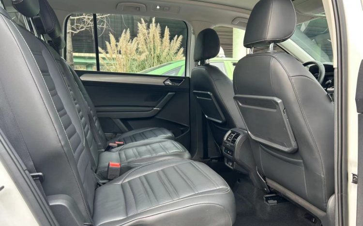 
								Volkswagen Touran L 2021 280TSI DSG Cross Edition (7 мест) full									