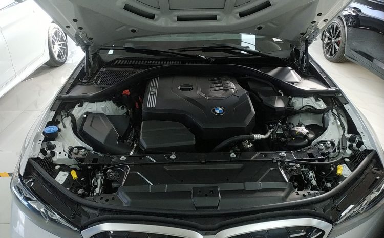
								BMW 3 Series 2023 325Li M Sport Package — качественный удлинённый заднеприводной премиальный седан для семейной эксплуатации, реальный пробег 26248 км full									