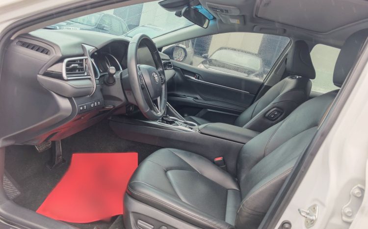 
								Toyota Camry 2021 2.0G Luxury Edition full									