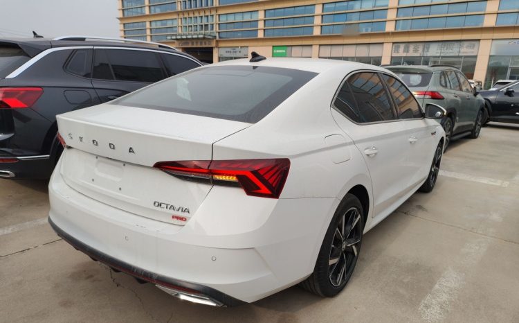 
								Skoda Octavia 2022 PRO TSI280 Premium Edition full									