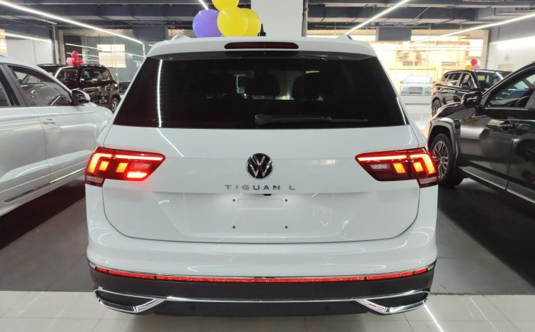 
								Volkswagen Tiguan L 2024 300TSI Automatic Two-Wheel Drive Smart Edition full									