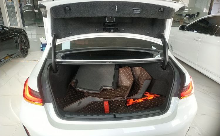 
								BMW 3 Series 2023 325Li M Sport Package — качественный удлинённый заднеприводной премиальный седан для семейной эксплуатации, реальный пробег 26248 км full									