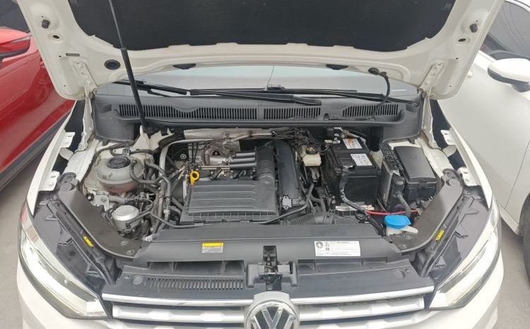 
								Volkswagen Touran L 2021 280TSI DSG Cross Edition (7 мест) full									