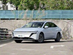 
										Nissan N6 2026 Plug-in Hybrid Family Sedan (Tianyan Architecture) full									
