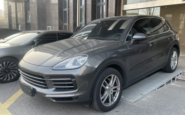 
								Porsche 2019 Cayenne 3.0T — импортный премиальный полноприводный среднебольшой кроссовер б/у, пробег 61482 км, сохранность 9 из 10 full									