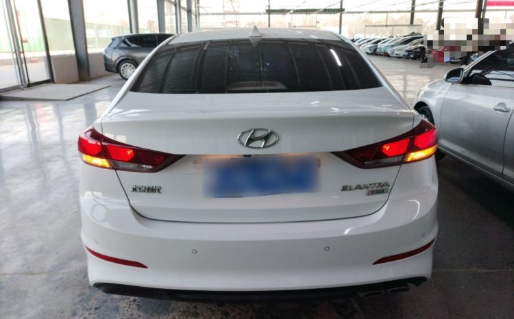 
								Hyundai Elantra 2018 1.4T DCT Dynamic & Vitality Edition, реальный пробег 81620 км, экономичный компактный седан full									