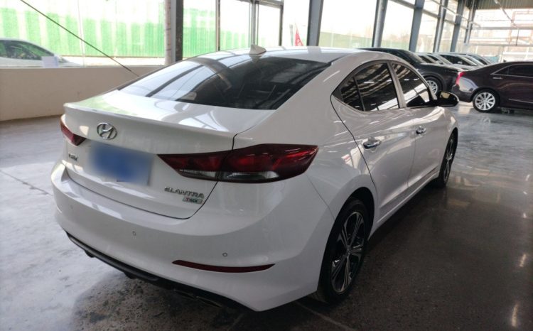 
								Hyundai Elantra 2018 1.4T DCT Dynamic & Vitality Edition, реальный пробег 81620 км, экономичный компактный седан full									