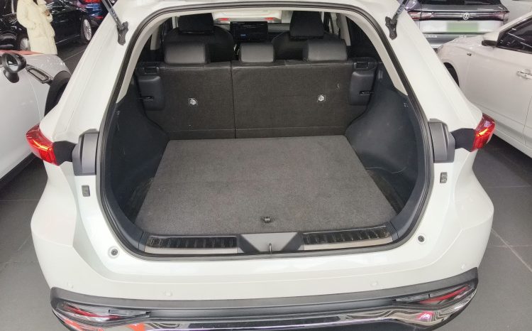 
								Toyota HARRIER 2023 2.0L CVT 2WD Premium Edition full									
