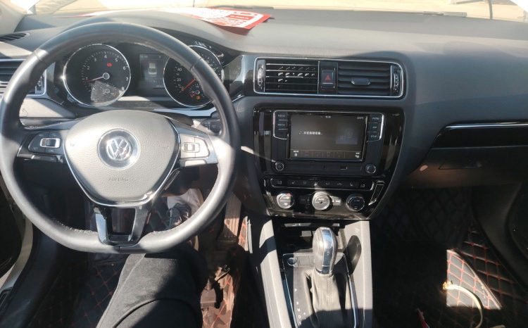 
								Volkswagen Sagitar 2018 280TSI DSG Luxury, реальный пробег 87412 км, немецкий надёжный компактный седан full									