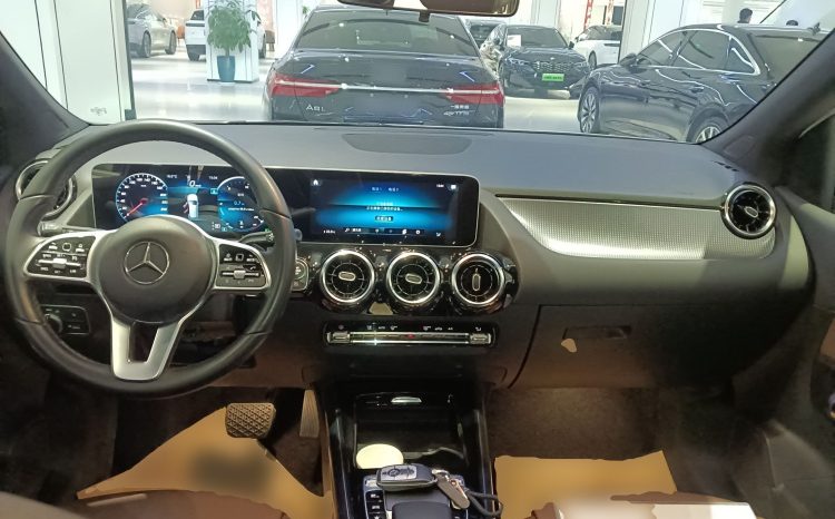 
								Mercedes-Benz B-Class B 200 Dynamic 2020, реальный пробег 66354 км, импортный семейный хэтчбек 90% от нового full									