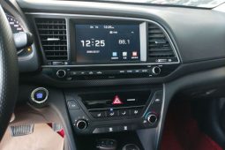 
										Hyundai Elantra 2018 1.4T DCT Dynamic & Vitality Edition, реальный пробег 81620 км, экономичный компактный седан full									