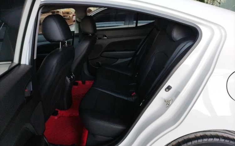
								Hyundai Elantra 2018 1.4T DCT Dynamic & Vitality Edition, реальный пробег 81620 км, экономичный компактный седан full									