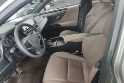 
										Lexus ES 2022 300h Premium Edition full									