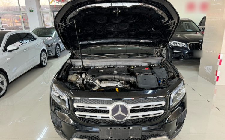 
								Mercedes-Benz GLB 180 Dynamic 2021 год — премиальный подержанный семейный кроссовер с пробегом 48694 км, сохранность 85% от нового full									
