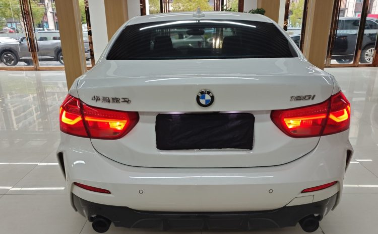 
								BMW 1 серии 120i M Sport Shadow Edition 2021 г. — спортивный подержанный хэтчбек с пробегом 39657 км, состояние 9 из 10 full									