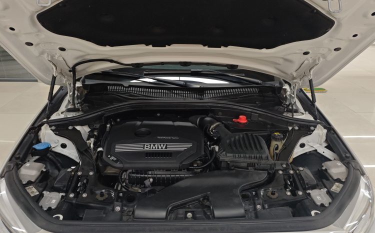 
								BMW 1 серии 120i M Sport Shadow Edition 2021 г. — спортивный подержанный хэтчбек с пробегом 39657 км, состояние 9 из 10 full									