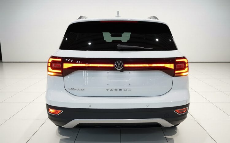 
								Volkswagen T-Cross 2021 1.5L Automatic Smart Connect Edition — компактный кроссовер с сохранностью 95% от нового full									