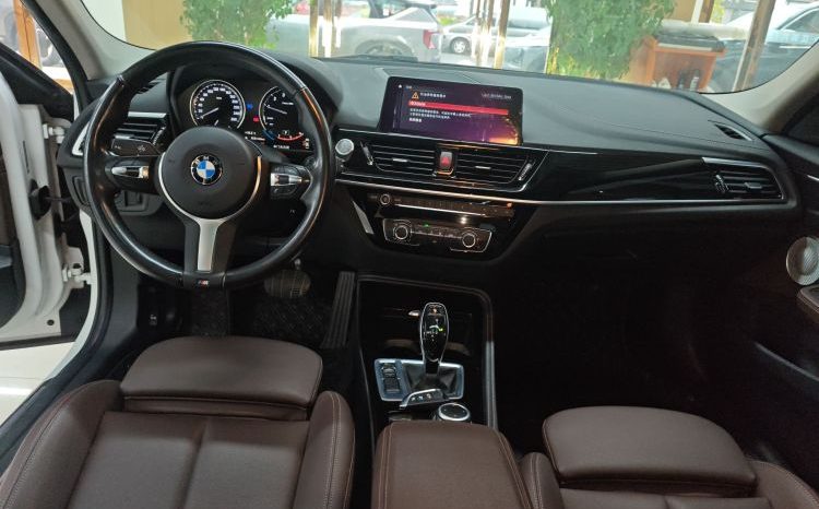 
								BMW 1 серии 120i M Sport Shadow Edition 2021 г. — спортивный подержанный хэтчбек с пробегом 39657 км, состояние 9 из 10 full									