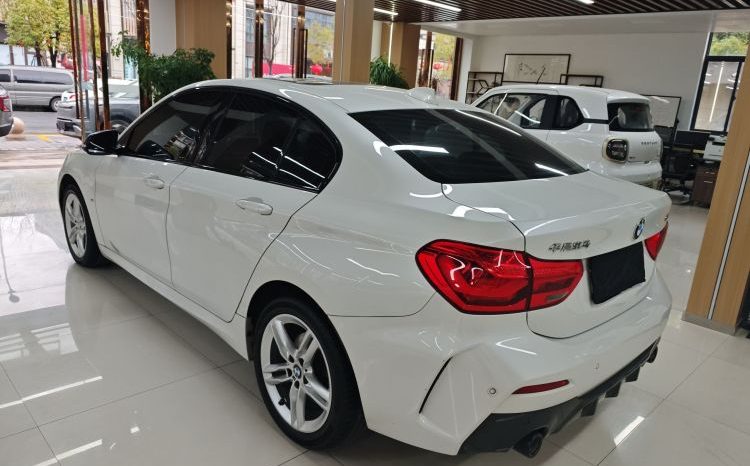 
								BMW 1 серии 120i M Sport Shadow Edition 2021 г. — спортивный подержанный хэтчбек с пробегом 39657 км, состояние 9 из 10 full									