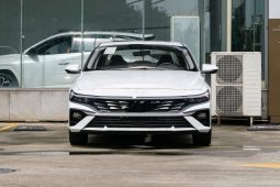 
										Hyundai Elantra 2026 1.5L CVT GLX Elite full									