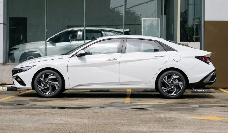 
								Hyundai Elantra 2026 1.5L CVT GLX Elite full									