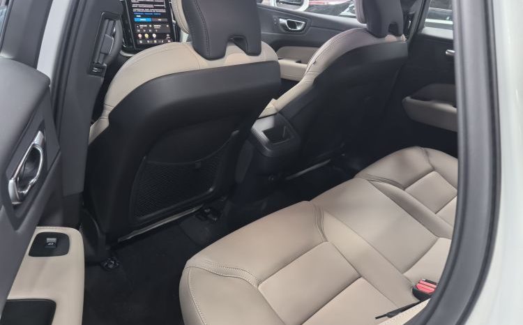 
								Volvo XC60 B5 AWD, 2026 г.в., в идеальном состоянии full									