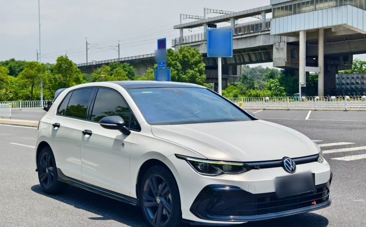 
								Volkswagen Golf 2021 280TSI DSG R-Line full									