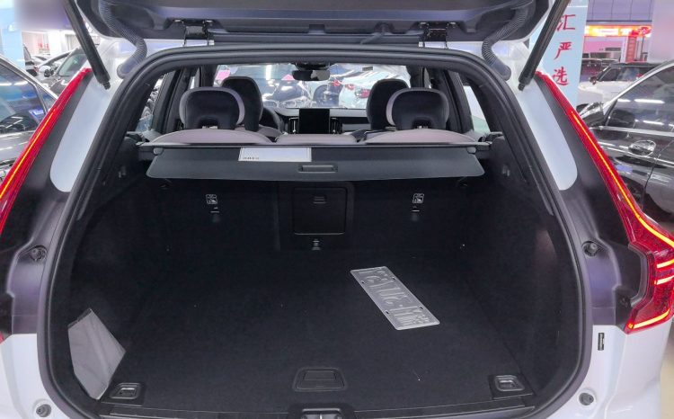
								Volvo XC60 B5 AWD, 2026 г.в., в идеальном состоянии full									