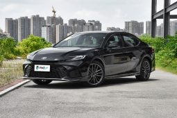 2026 Toyota Camry 2.0 HXS Hybrid (Черный)